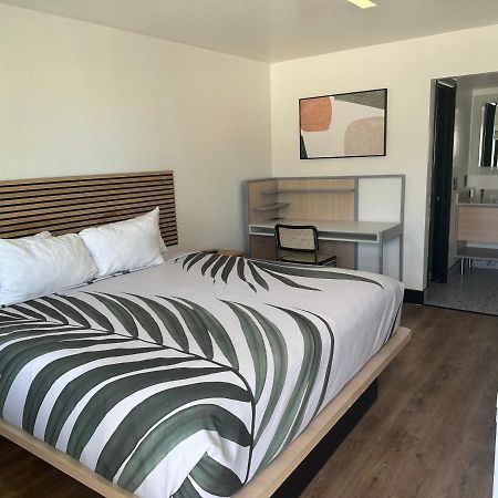 Sway Hotel Лейк-Хавасу-Сити Экстерьер фото